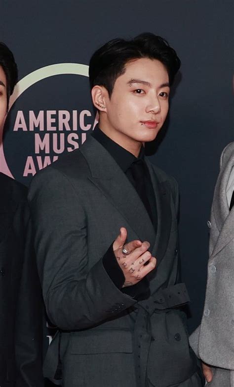 Btss Jungkook Took The Spotlight At Amas From Flaunting Visuals