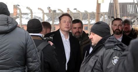 Elon Musk a vizitat Auschwitz după ce a fost acuzat de antisemitism