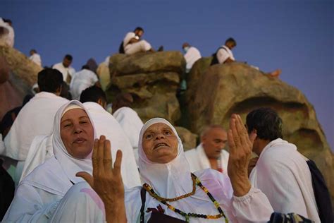 Jutaan Umat Muslim Melaksanakan Wukuf Di Padang Arafah