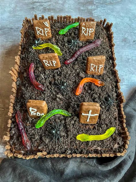 Halloween Graveyard Cake - Something Sweet Something Savoury