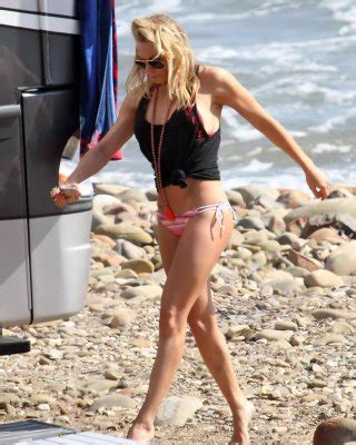 Leann Rimes Showing Off Her Ass In Bikini At A Beach In California Porn Pictures Xxx Photos