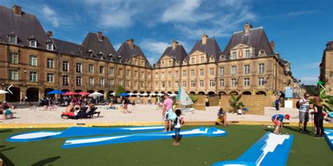 Plage Ducale Du Juillet Au Ao T Sur La Place Ducale De