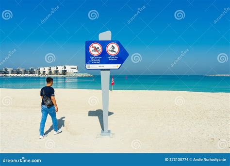 Marcha De Dubai De El Nombre Del Cartel De La Playa De