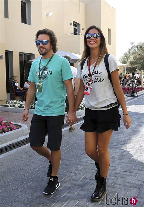 Fernando Alonso Y Lara Álvarez Paseando Su Amor Por Abu Dhabi Lara