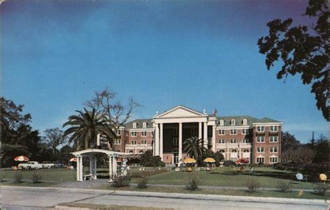 Hotel Biloxi, Overlooking the Gulf of Mexico Mississippi Postcard