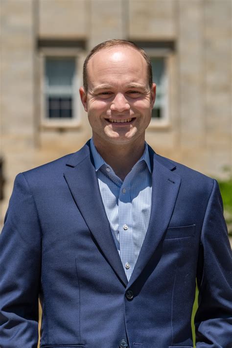 Things to know about airline travel alerts - The Points Guy