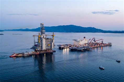 Pioneering Spirit Picks Up And Installs The Johan Sverdrup Drilling