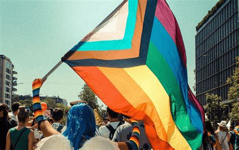 Lombardia Arcobaleno i punti programmatici della comunità LGBTQ per le regionali Gay it