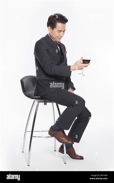 Man Sitting Side View Suit Hi Res Stock Photography And Images Alamy