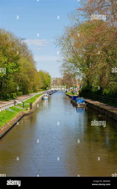 Narrow Boats at Fradley Junction, Staffordshire, England Stock Photo - Alamy