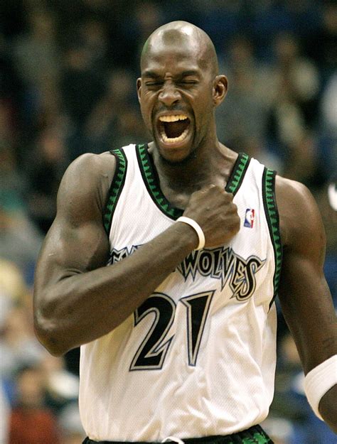 Kevin Garnett Statue : r/timberwolves