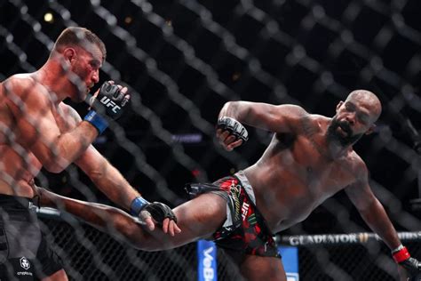 Jon Jones Stops Stipe Miocic With Stunning Spinning Body Kick At UFC 309