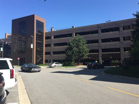 Covered Parking - Riverway - Rosemont, IL Commercial Buildings