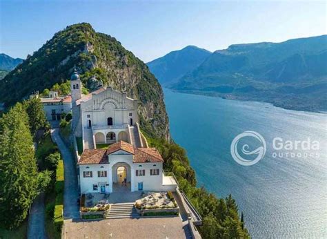 Sal Il Salotto Elegante E Ricco Di Storia Del Lago Di Garda