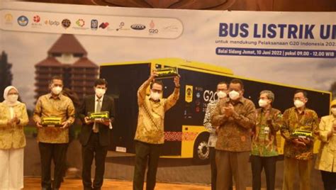 Dua Bus Listrik Buatan Universitas Indonesia Diserahkan Pemerintah