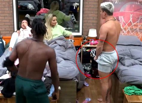 A Fazenda Thiago Fica Animado Sem Cueca E Chama Aten O