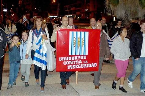 LA NACION On Twitter El Lado B De Uruguay La Alarma Por La