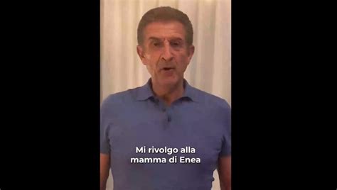 Il Piccolo Enea Abbandonato A Milano Ezio Greggio Risponde A Polemiche