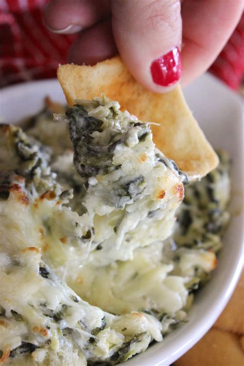 Restaurant Style Spinach Artichoke Dip