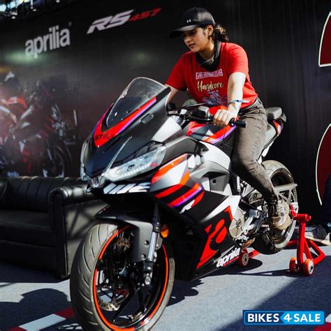 Aprilia Unveils The Rs 457 A New Contender In Indias Premium Bike