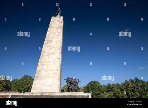 Photo du monument de la Seconde Guerre mondiale de Fruska Gora appelé