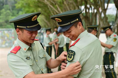 武警统一更换新式标志服饰：更贴近实战组图 国际在线