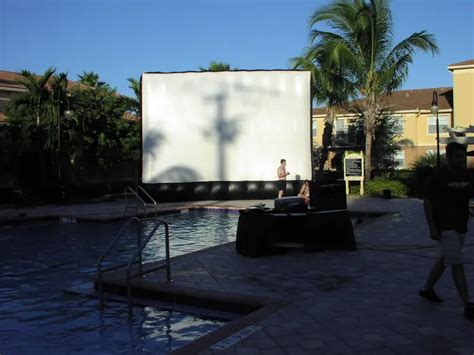 outdoor movies  atlanta woodstock  roswell ga