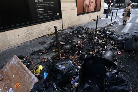 In Pictures Rubbish And Fires In French Protests Bbc News