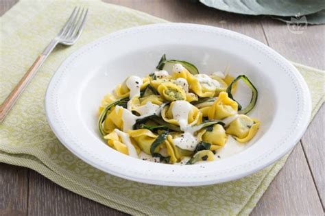 La Ricetta Dei Tortelloni Con Bietole E Crema Al Parmigiano Perfetta