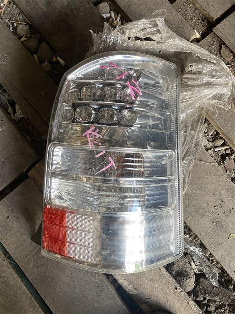 Белые задние фонари Дорестайл — Toyota Wish (AE10), 1,8 л, 2003 года ...