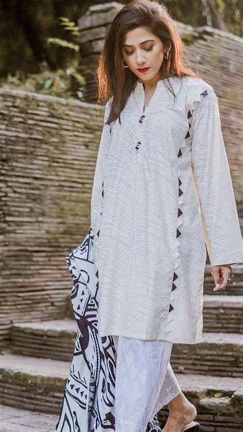 Pin By Laiba On Pakistani Dresses Stylish Dresses Simple Pakistani