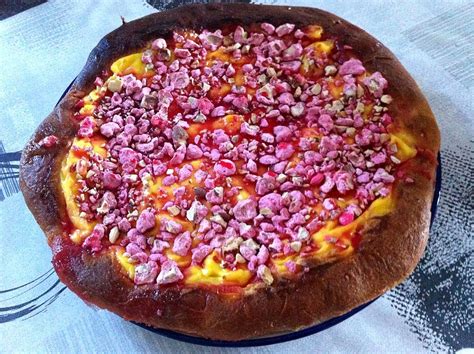 Recette de Tarte briochée aux pralines roses par La cuisine de Fanie