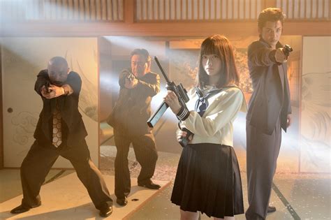 伝説の映画『セーラー服と機関銃』の続編が来年3月公開決定！