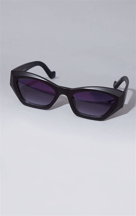 Black Matte Angled Cat Eye Sunglasses | PrettyLittleThing AUS