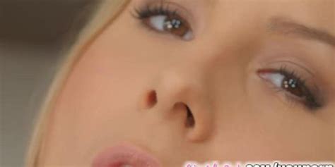 Givemepink Blonde Gets Herself Off Brandy Smile Tnaflix