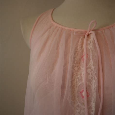 Vintage Miss Elaine Romantic Pink Maxi Nightgown Size… Gem