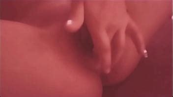 Rica peruana chibola de añitos masturbandose dedeandose mojadita se corre XVIDEOS