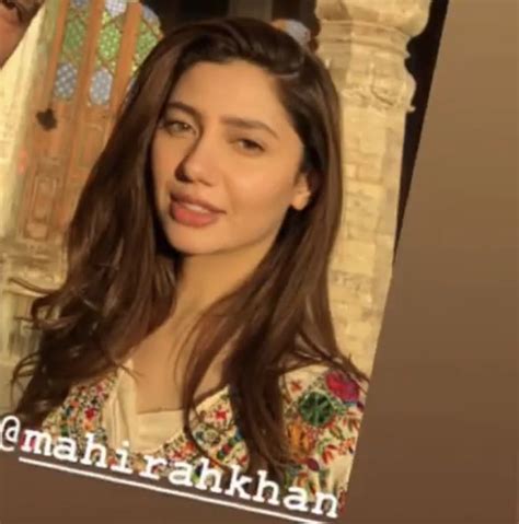Pin By Zar Wali On Mahira Khan Mahira Khan Khan Hot