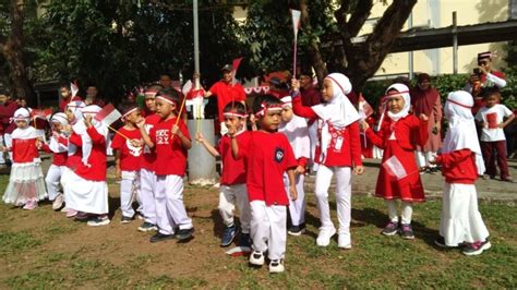 Tampilan Memukau Anak Didik Tk Pada Kemeriahan Hut Ke Ri Di Sekolah