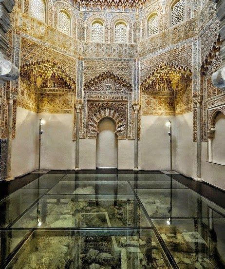 Palacio de la Madraza de Granada Historia horarios e imagenes únicas