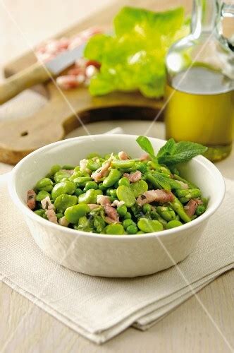 Fava Beans And Peas With Bacon Buy Images Stockfood