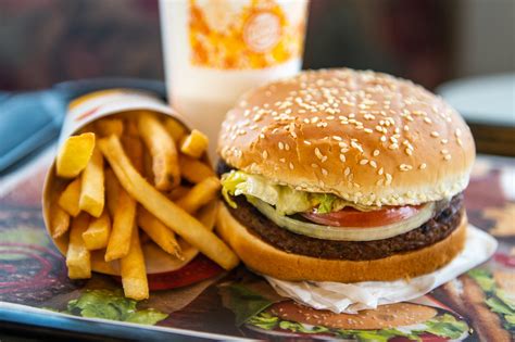 Descubre cuánto cuesta una hamburguesa en Burger King y sorpréndete