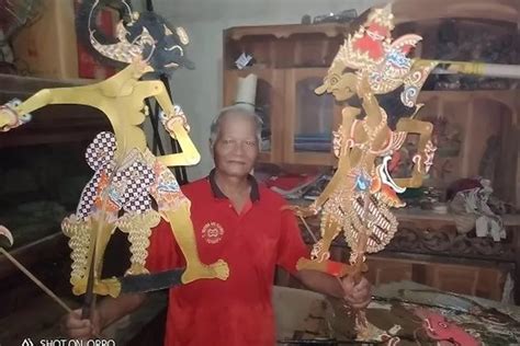 Sepi Order Jumlah Perajin Wayang Di Pucung Berkurang Krjogja