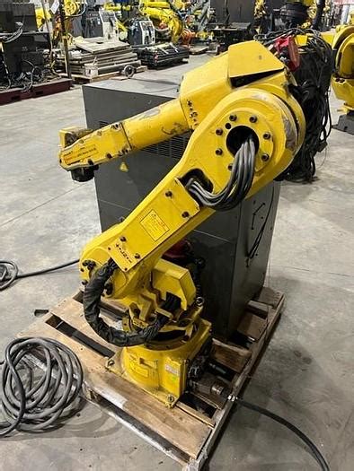 Used Fanuc Arcmate Ib Axis Cnc Robot With Rj Ib Controller For