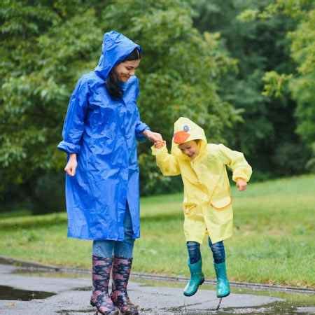 10 Essential Monsoon Fashion Tips For Chandigarh Residents