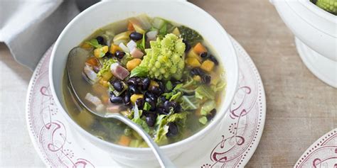 Recette de minestrone de légumes d hiver Marie Claire