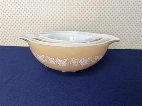 Lot Vintage Pyrex Nesting Bowls Van Metre Auction