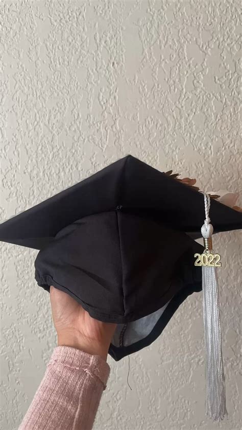 DIY Graduation Cap | Graduation diy, Graduation cap designs, Diy ...