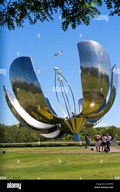 Floralis Generica By Eduardo Catalano Hi Res Stock Photography And