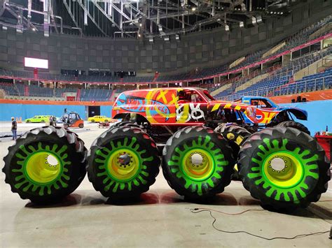 Za kulisami Hot Wheels Monster Trucks Live Glow Party ZDJĘCIA Wiadomości z Krakowa Kraków